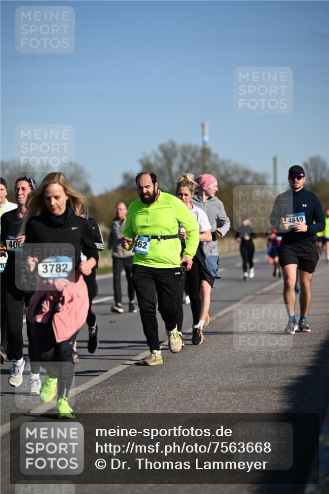 06.04.2025 - 44. Internationalen Wilhelmsburger Insellauf Dr. Thomas Lammeyer http://msf.ph/oto/7563668 06.04.2025 09:38:37 Laufen 0, 40, 3782, 462, 4610 meine-sportfotos.de