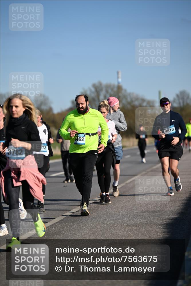 06.04.2025 - 44. Internationalen Wilhelmsburger Insellauf Dr. Thomas Lammeyer http://msf.ph/oto/7563675 06.04.2025 09:38:37 Laufen 12, 3782, 4462, 4610 meine-sportfotos.de