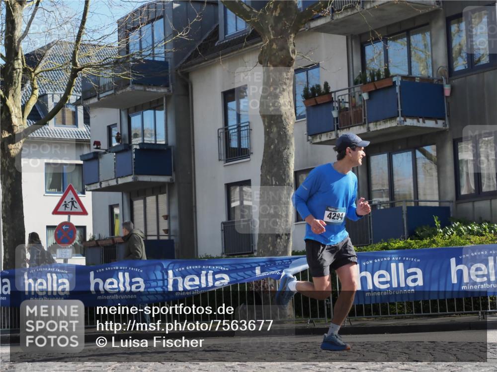 06.04.2025 - 44. Internationalen Wilhelmsburger Insellauf Luisa Fischer http://msf.ph/oto/7563677 06.04.2025 10:34:15 Ziel 4294 meine-sportfotos.de