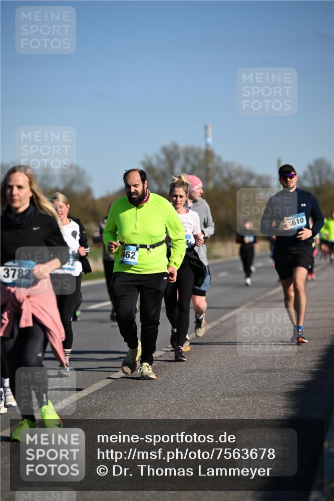 06.04.2025 - 44. Internationalen Wilhelmsburger Insellauf Dr. Thomas Lammeyer http://msf.ph/oto/7563678 06.04.2025 09:38:37 Laufen 3782, 462, 610 meine-sportfotos.de