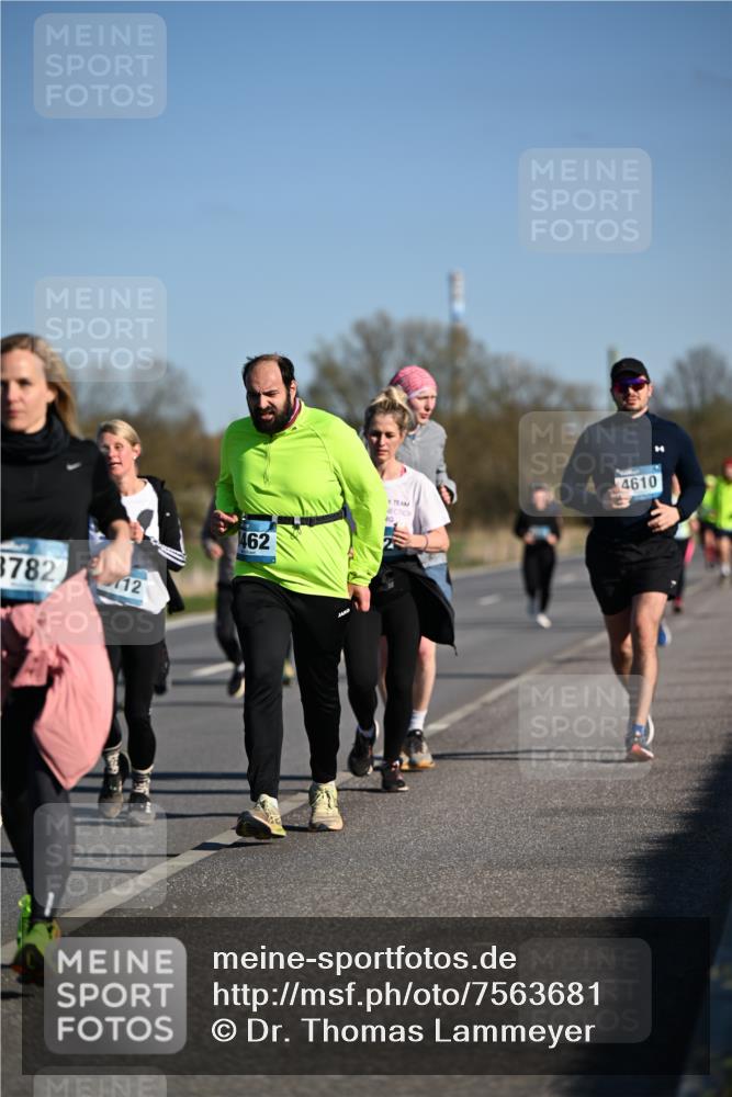 06.04.2025 - 44. Internationalen Wilhelmsburger Insellauf Dr. Thomas Lammeyer http://msf.ph/oto/7563681 06.04.2025 09:38:38 Laufen 3782, 12, 462, 4610 meine-sportfotos.de