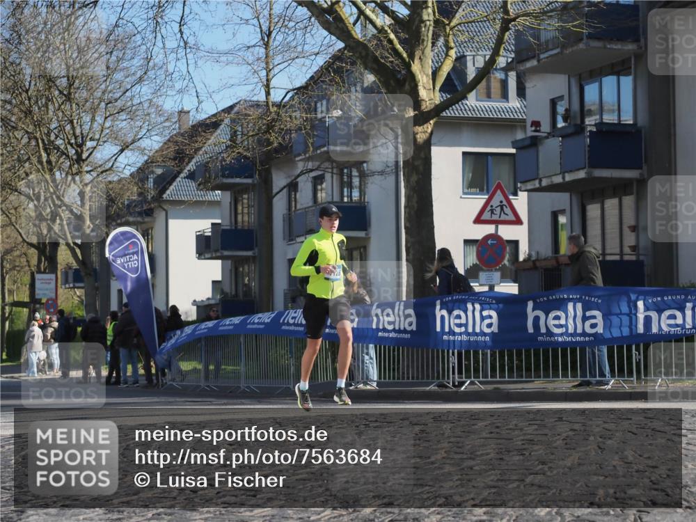06.04.2025 - 44. Internationalen Wilhelmsburger Insellauf Luisa Fischer http://msf.ph/oto/7563684 06.04.2025 10:34:22 Ziel  meine-sportfotos.de