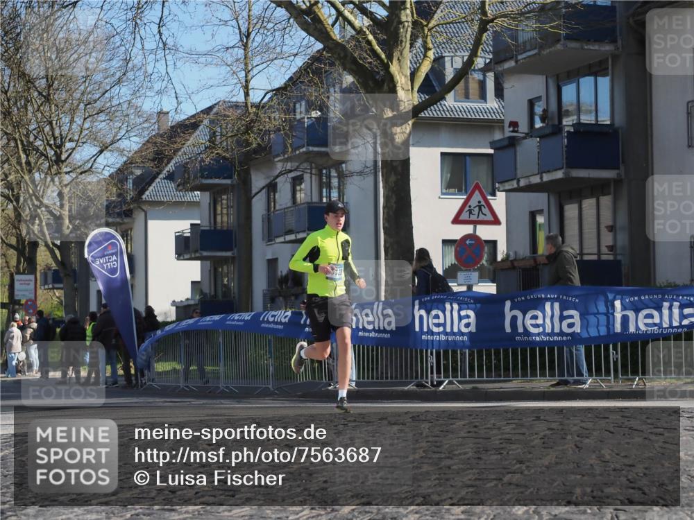 06.04.2025 - 44. Internationalen Wilhelmsburger Insellauf Luisa Fischer http://msf.ph/oto/7563687 06.04.2025 10:34:22 Ziel 512 meine-sportfotos.de