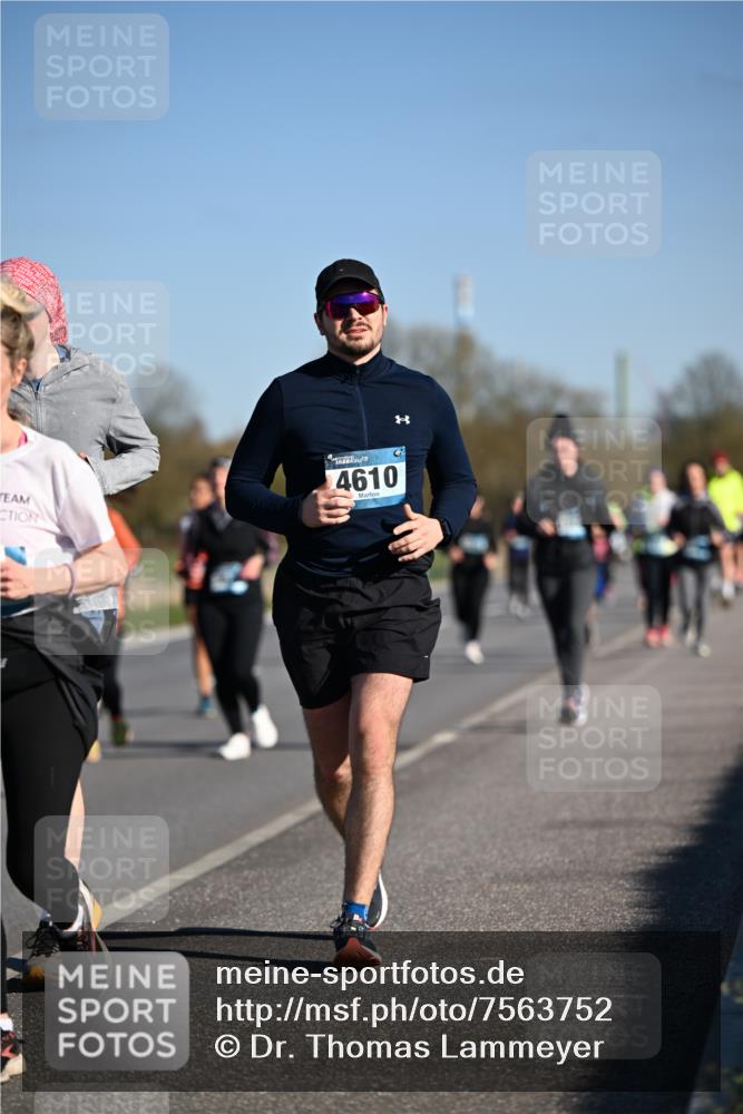 06.04.2025 - 44. Internationalen Wilhelmsburger Insellauf Dr. Thomas Lammeyer http://msf.ph/oto/7563752 06.04.2025 09:38:41 Laufen 4610 meine-sportfotos.de