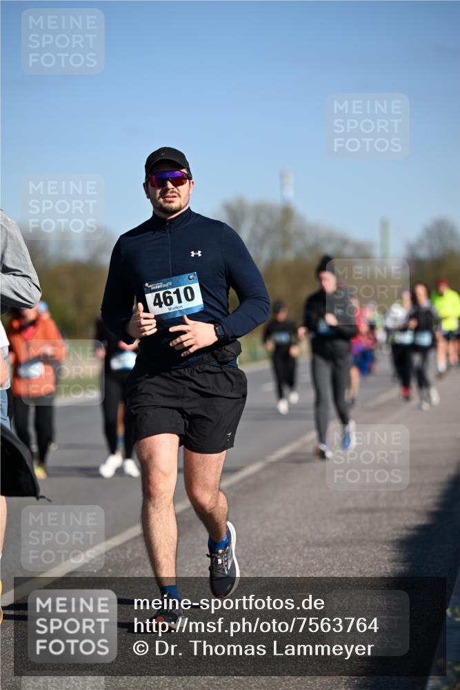 06.04.2025 - 44. Internationalen Wilhelmsburger Insellauf Dr. Thomas Lammeyer http://msf.ph/oto/7563764 06.04.2025 09:38:41 Laufen 4610 meine-sportfotos.de