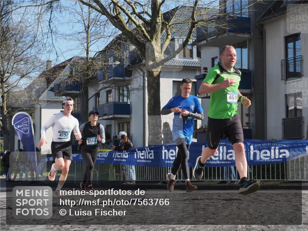 06.04.2025 - 44. Internationalen Wilhelmsburger Insellauf Luisa Fischer http://msf.ph/oto/7563766 06.04.2025 10:34:31 Ziel 4616, 4152, 3183 meine-sportfotos.de