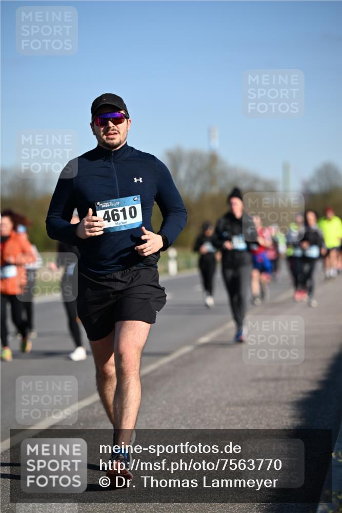 06.04.2025 - 44. Internationalen Wilhelmsburger Insellauf Dr. Thomas Lammeyer http://msf.ph/oto/7563770 06.04.2025 09:38:41 Laufen 4610 meine-sportfotos.de