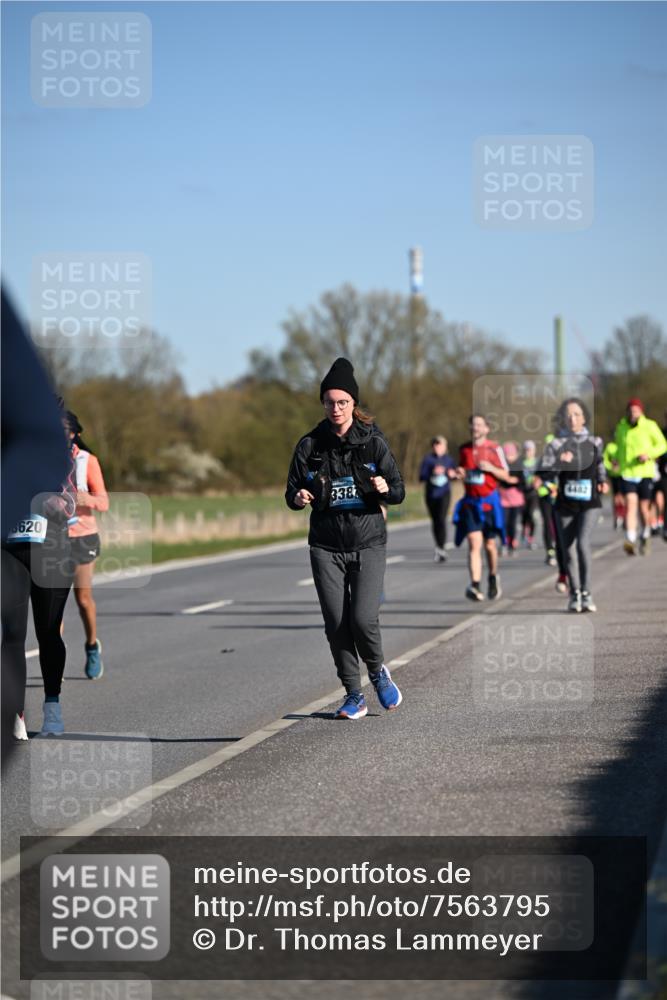 06.04.2025 - 44. Internationalen Wilhelmsburger Insellauf Dr. Thomas Lammeyer http://msf.ph/oto/7563795 06.04.2025 09:38:43 Laufen 338, 4482, 5620 meine-sportfotos.de