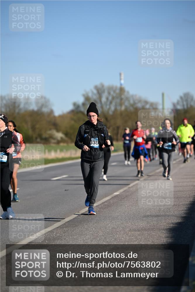 06.04.2025 - 44. Internationalen Wilhelmsburger Insellauf Dr. Thomas Lammeyer http://msf.ph/oto/7563802 06.04.2025 09:38:43 Laufen 520, 638 meine-sportfotos.de