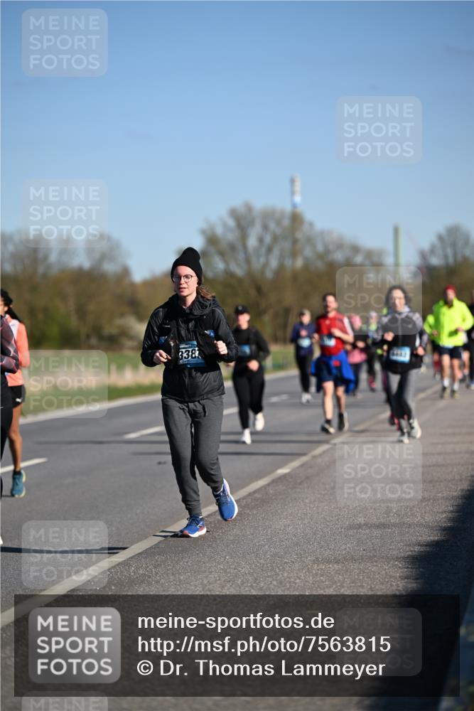 06.04.2025 - 44. Internationalen Wilhelmsburger Insellauf Dr. Thomas Lammeyer http://msf.ph/oto/7563815 06.04.2025 09:38:43 Laufen 338 meine-sportfotos.de