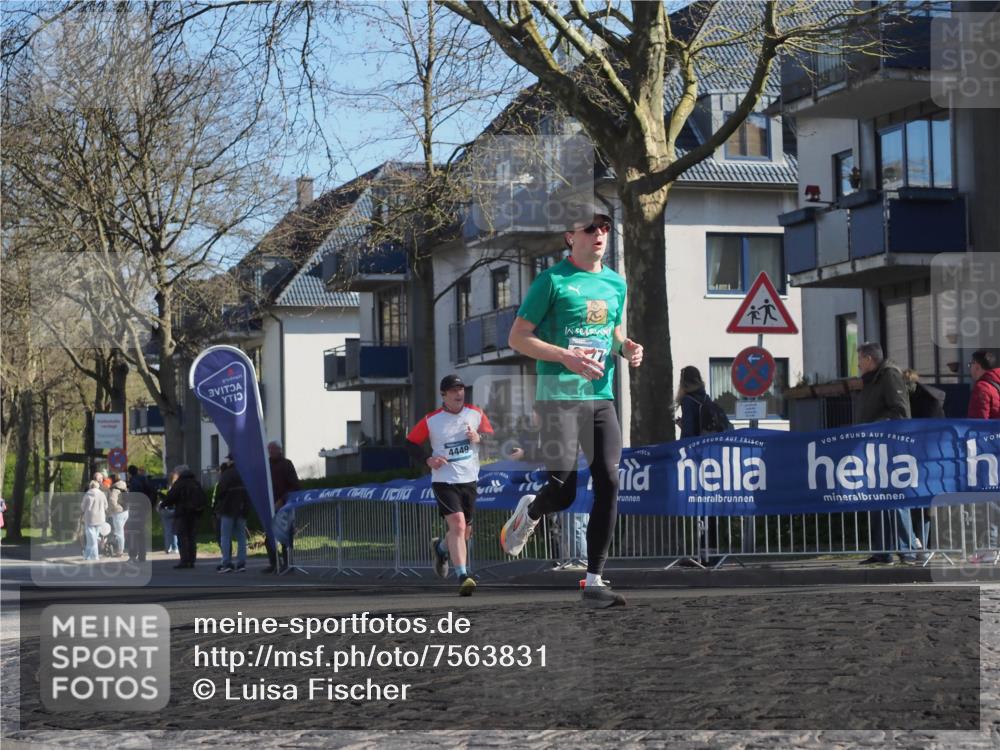 06.04.2025 - 44. Internationalen Wilhelmsburger Insellauf Luisa Fischer http://msf.ph/oto/7563831 06.04.2025 10:34:43 Ziel 4449 meine-sportfotos.de