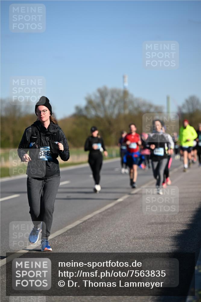 06.04.2025 - 44. Internationalen Wilhelmsburger Insellauf Dr. Thomas Lammeyer http://msf.ph/oto/7563835 06.04.2025 09:38:44 Laufen 338 meine-sportfotos.de