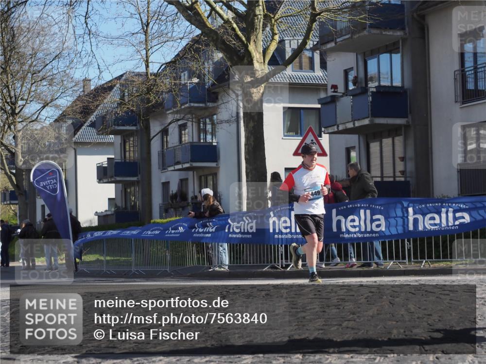 06.04.2025 - 44. Internationalen Wilhelmsburger Insellauf Luisa Fischer http://msf.ph/oto/7563840 06.04.2025 10:34:45 Ziel 449 meine-sportfotos.de