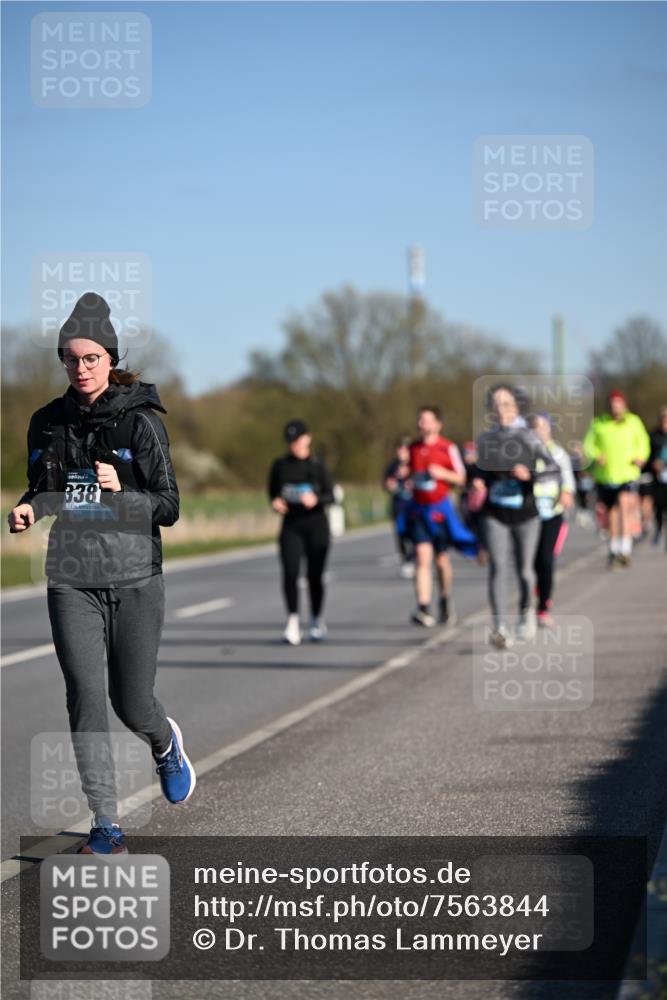 06.04.2025 - 44. Internationalen Wilhelmsburger Insellauf Dr. Thomas Lammeyer http://msf.ph/oto/7563844 06.04.2025 09:38:44 Laufen 338 meine-sportfotos.de