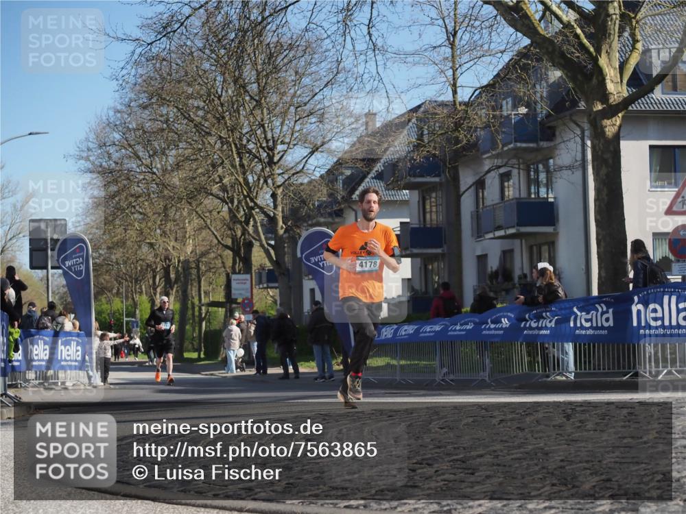 06.04.2025 - 44. Internationalen Wilhelmsburger Insellauf Luisa Fischer http://msf.ph/oto/7563865 06.04.2025 10:34:51 Ziel 4178 meine-sportfotos.de
