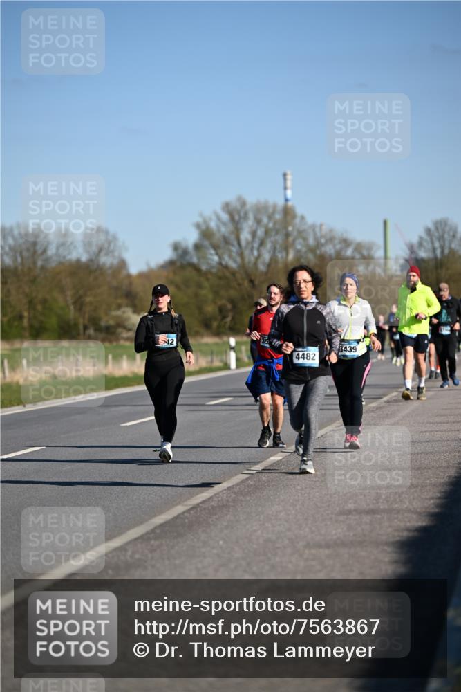 06.04.2025 - 44. Internationalen Wilhelmsburger Insellauf Dr. Thomas Lammeyer http://msf.ph/oto/7563867 06.04.2025 09:38:46 Laufen 35, 3439, 42, 4482 meine-sportfotos.de