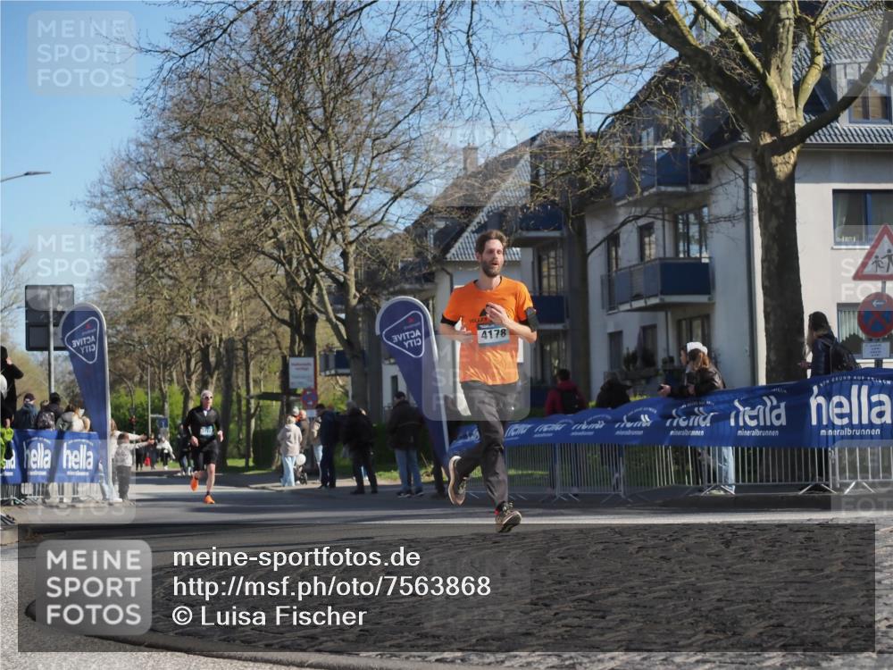 06.04.2025 - 44. Internationalen Wilhelmsburger Insellauf Luisa Fischer http://msf.ph/oto/7563868 06.04.2025 10:34:51 Ziel 4178 meine-sportfotos.de