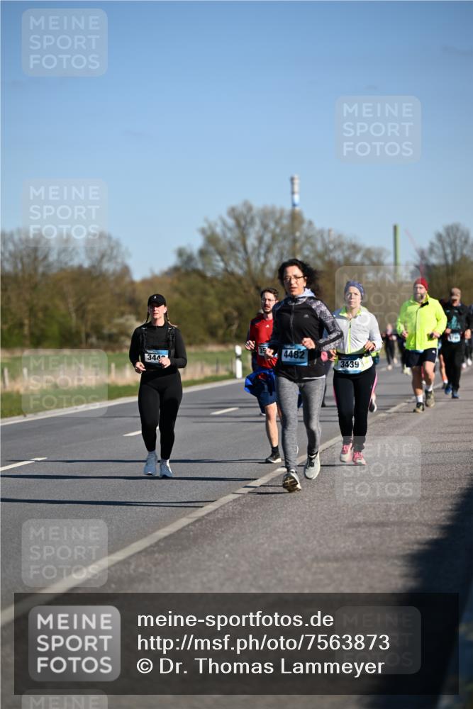 06.04.2025 - 44. Internationalen Wilhelmsburger Insellauf Dr. Thomas Lammeyer http://msf.ph/oto/7563873 06.04.2025 09:38:46 Laufen 344 meine-sportfotos.de