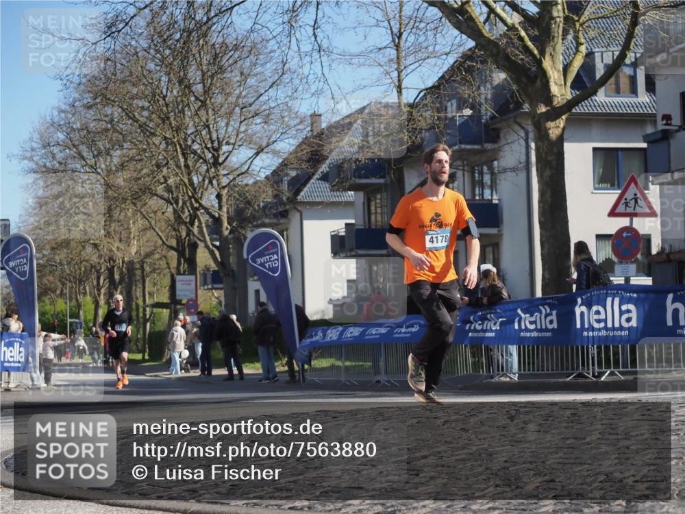 06.04.2025 - 44. Internationalen Wilhelmsburger Insellauf Luisa Fischer http://msf.ph/oto/7563880 06.04.2025 10:34:51 Ziel 4178 meine-sportfotos.de