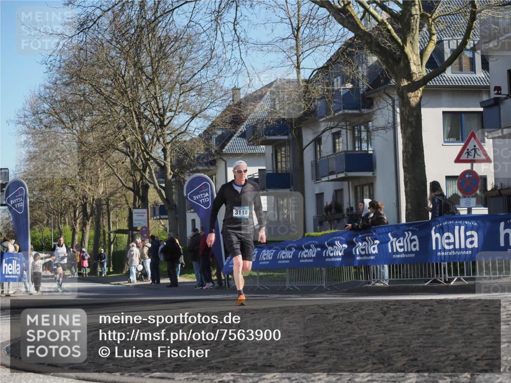 06.04.2025 - 44. Internationalen Wilhelmsburger Insellauf Luisa Fischer http://msf.ph/oto/7563900 06.04.2025 10:34:56 Ziel 3, 3118 meine-sportfotos.de