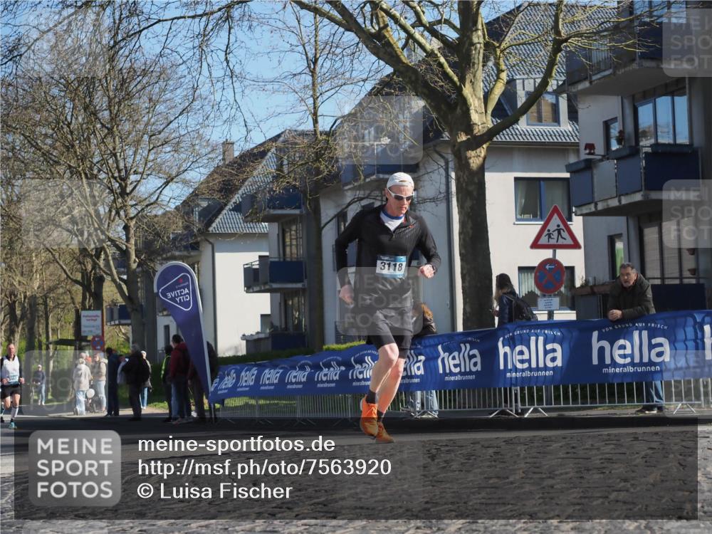 06.04.2025 - 44. Internationalen Wilhelmsburger Insellauf Luisa Fischer http://msf.ph/oto/7563920 06.04.2025 10:34:58 Ziel 3118 meine-sportfotos.de