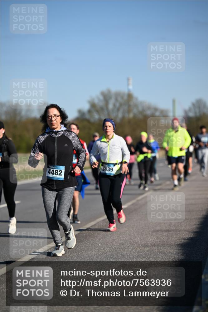06.04.2025 - 44. Internationalen Wilhelmsburger Insellauf Dr. Thomas Lammeyer http://msf.ph/oto/7563936 06.04.2025 09:38:48 Laufen 4482, 3439 meine-sportfotos.de