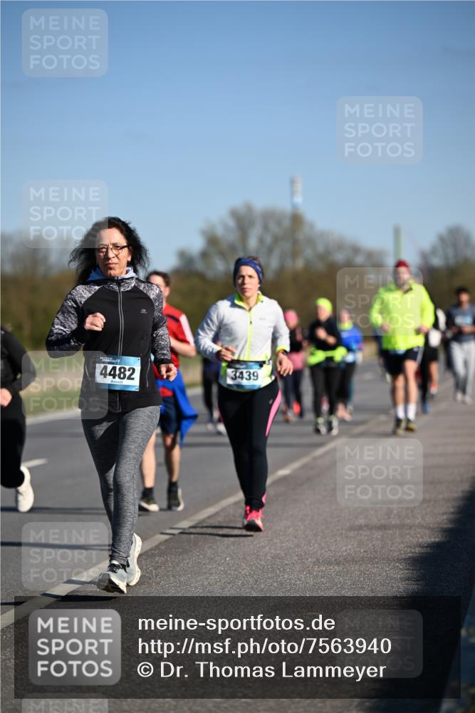 06.04.2025 - 44. Internationalen Wilhelmsburger Insellauf Dr. Thomas Lammeyer http://msf.ph/oto/7563940 06.04.2025 09:38:48 Laufen 4482, 3439 meine-sportfotos.de