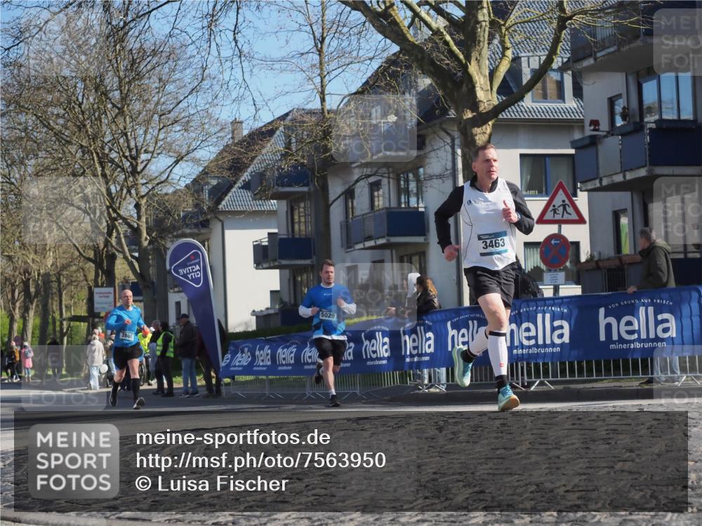 06.04.2025 - 44. Internationalen Wilhelmsburger Insellauf Luisa Fischer http://msf.ph/oto/7563950 06.04.2025 10:35:04 Ziel 3806, 3463, 5029 meine-sportfotos.de