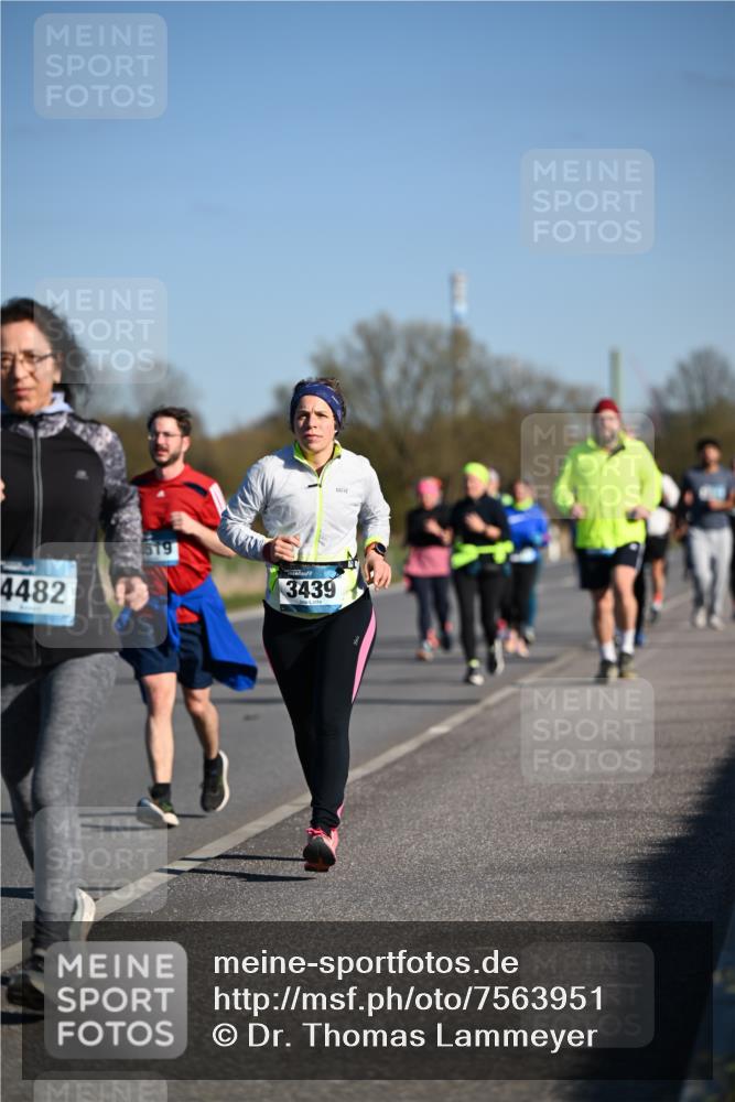 06.04.2025 - 44. Internationalen Wilhelmsburger Insellauf Dr. Thomas Lammeyer http://msf.ph/oto/7563951 06.04.2025 09:38:49 Laufen 4482, 519, 3439 meine-sportfotos.de