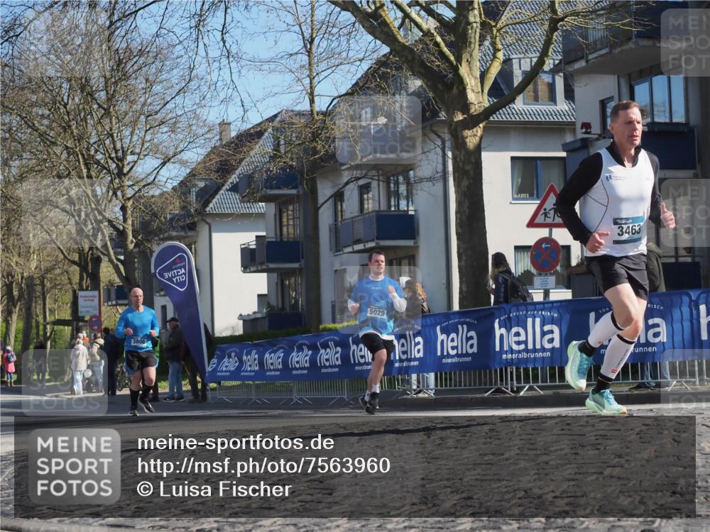 06.04.2025 - 44. Internationalen Wilhelmsburger Insellauf Luisa Fischer http://msf.ph/oto/7563960 06.04.2025 10:35:04 Ziel 3463, 3806, 5029 meine-sportfotos.de