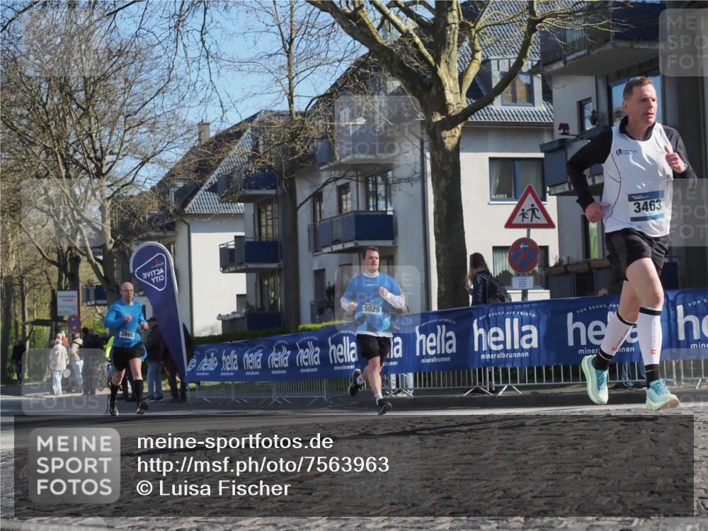 06.04.2025 - 44. Internationalen Wilhelmsburger Insellauf Luisa Fischer http://msf.ph/oto/7563963 06.04.2025 10:35:05 Ziel 3463, 5029, 3806 meine-sportfotos.de