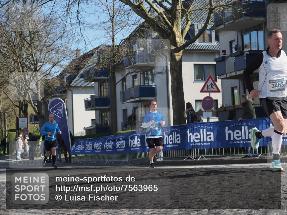 06.04.2025 - 44. Internationalen Wilhelmsburger Insellauf Luisa Fischer http://msf.ph/oto/7563965 06.04.2025 10:35:05 Ziel 3806, 5029, 3463 meine-sportfotos.de