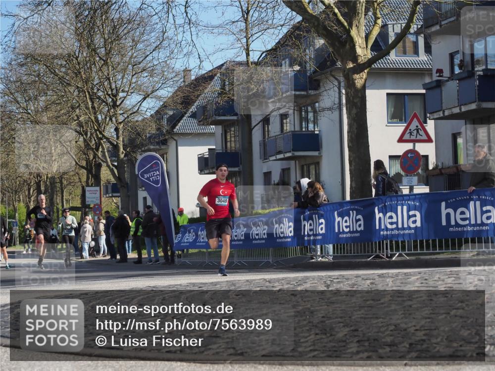 06.04.2025 - 44. Internationalen Wilhelmsburger Insellauf Luisa Fischer http://msf.ph/oto/7563989 06.04.2025 10:35:14 Ziel 3049 meine-sportfotos.de