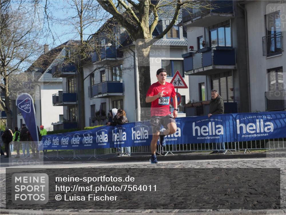 06.04.2025 - 44. Internationalen Wilhelmsburger Insellauf Luisa Fischer http://msf.ph/oto/7564011 06.04.2025 10:35:15 Ziel 3049 meine-sportfotos.de