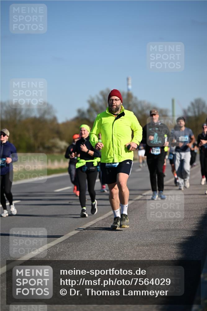 06.04.2025 - 44. Internationalen Wilhelmsburger Insellauf Dr. Thomas Lammeyer http://msf.ph/oto/7564029 06.04.2025 09:38:53 Laufen 1799 meine-sportfotos.de