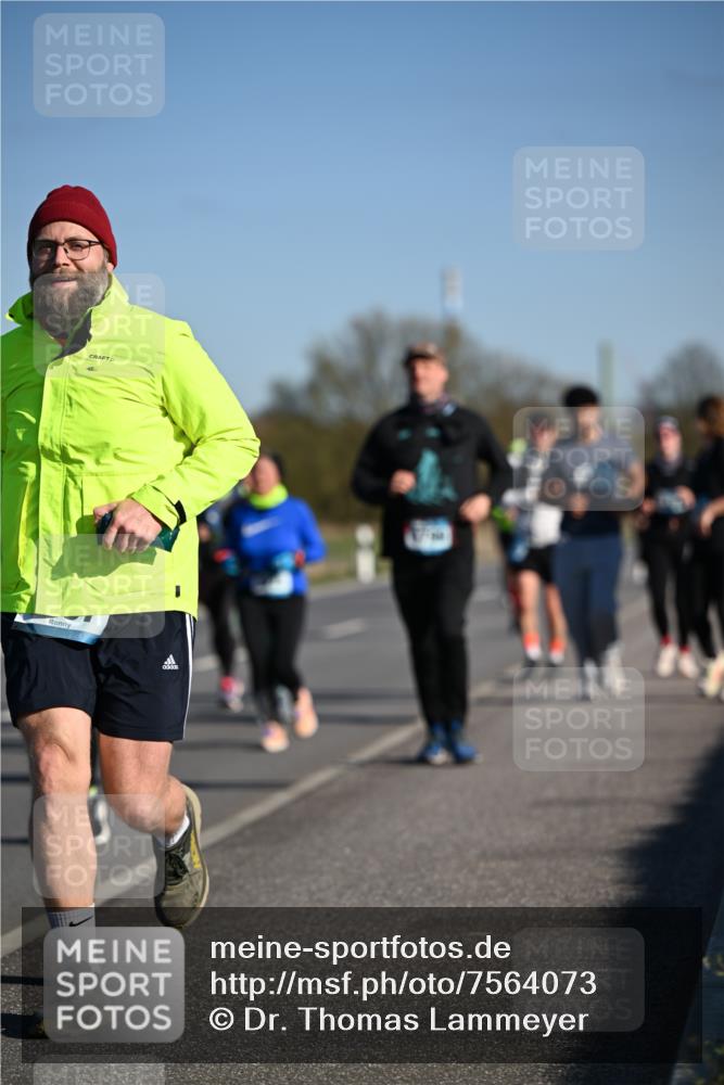 06.04.2025 - 44. Internationalen Wilhelmsburger Insellauf Dr. Thomas Lammeyer http://msf.ph/oto/7564073 06.04.2025 09:38:55 Laufen 4 meine-sportfotos.de