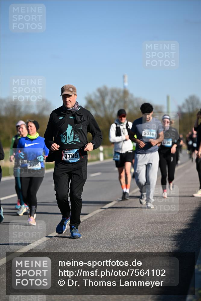06.04.2025 - 44. Internationalen Wilhelmsburger Insellauf Dr. Thomas Lammeyer http://msf.ph/oto/7564102 06.04.2025 09:38:57 Laufen 3325, 3799, 5014 meine-sportfotos.de