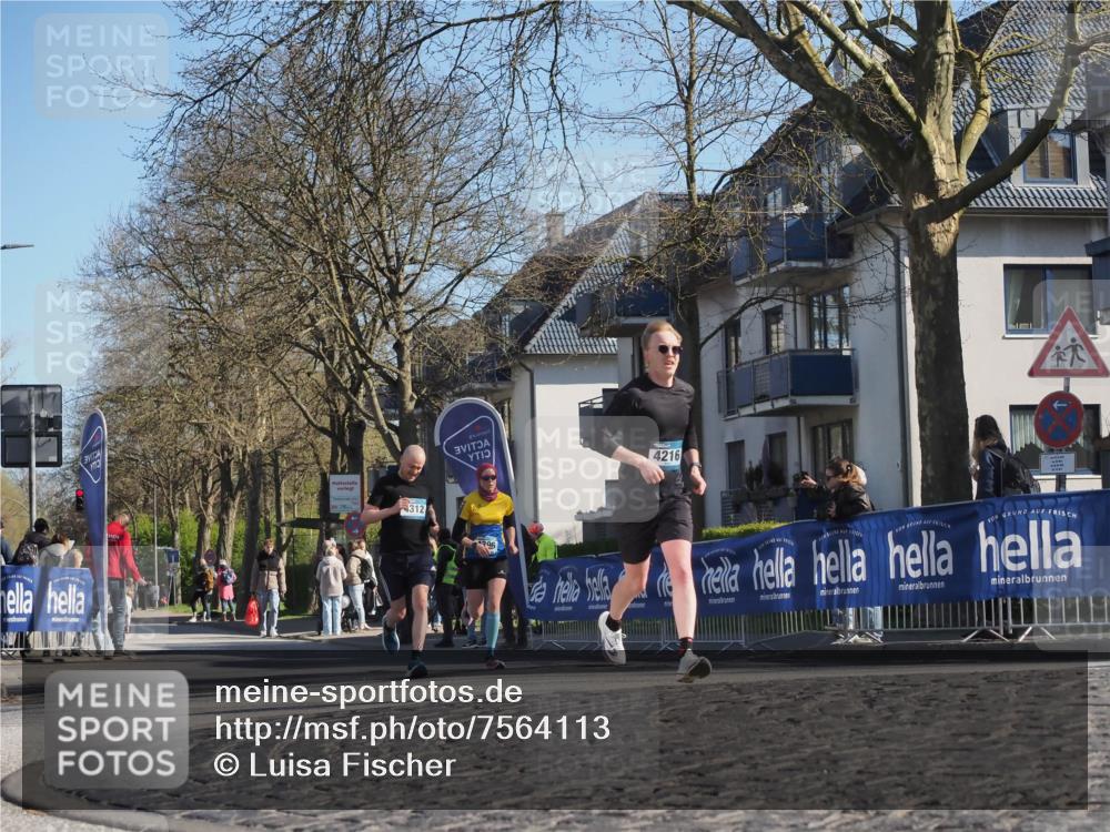 06.04.2025 - 44. Internationalen Wilhelmsburger Insellauf Luisa Fischer http://msf.ph/oto/7564113 06.04.2025 10:35:30 Ziel 312, 396, 4216 meine-sportfotos.de