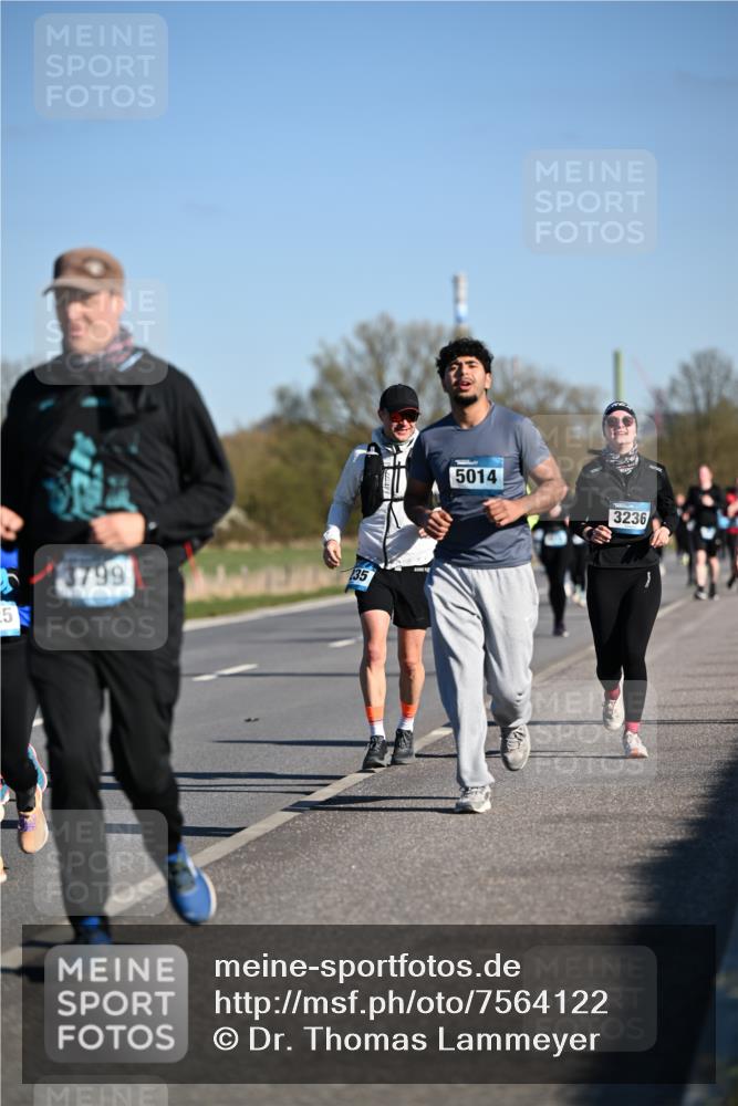 06.04.2025 - 44. Internationalen Wilhelmsburger Insellauf Dr. Thomas Lammeyer http://msf.ph/oto/7564122 06.04.2025 09:38:58 Laufen 5, 3799, 135, 5014, 3236 meine-sportfotos.de