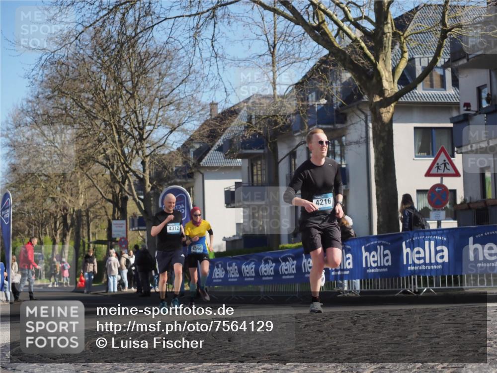 06.04.2025 - 44. Internationalen Wilhelmsburger Insellauf Luisa Fischer http://msf.ph/oto/7564129 06.04.2025 10:35:31 Ziel 4312, 4216, 4396 meine-sportfotos.de