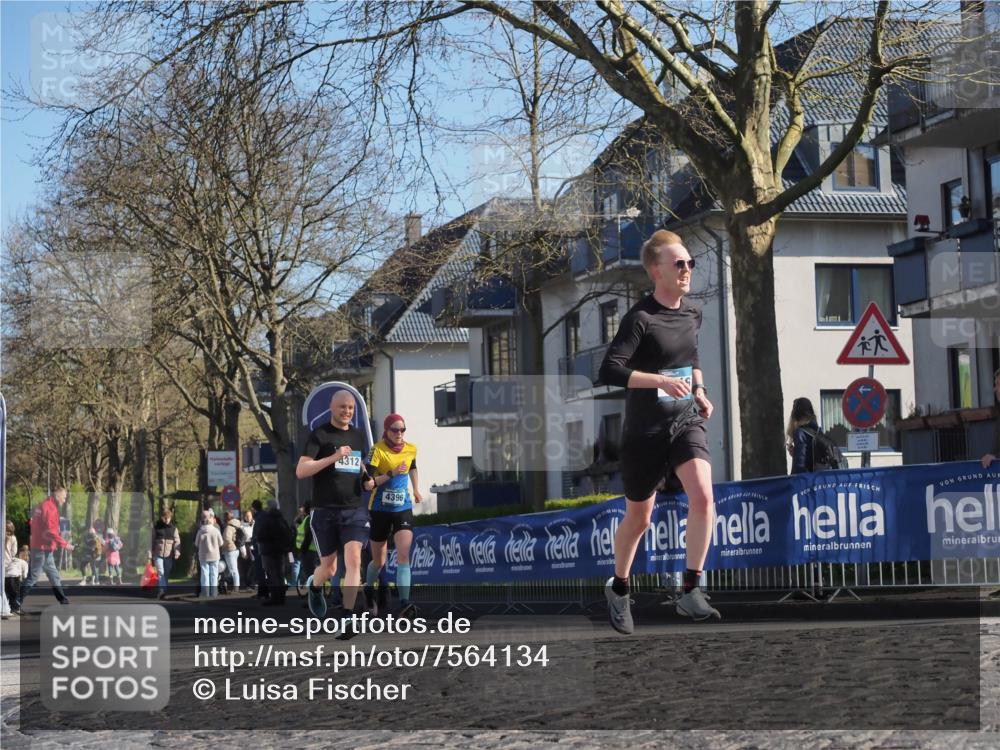 06.04.2025 - 44. Internationalen Wilhelmsburger Insellauf Luisa Fischer http://msf.ph/oto/7564134 06.04.2025 10:35:31 Ziel 4312, 4396 meine-sportfotos.de
