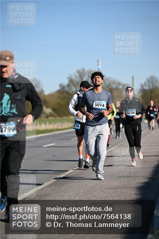 06.04.2025 - 44. Internationalen Wilhelmsburger Insellauf Dr. Thomas Lammeyer http://msf.ph/oto/7564138 06.04.2025 09:38:58 Laufen 235, 3799, 5014, 3236 meine-sportfotos.de