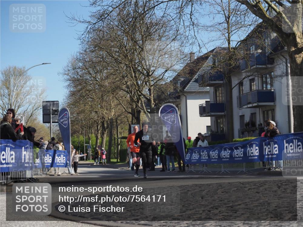 06.04.2025 - 44. Internationalen Wilhelmsburger Insellauf Luisa Fischer http://msf.ph/oto/7564171 06.04.2025 10:35:42 Ziel 4124 meine-sportfotos.de