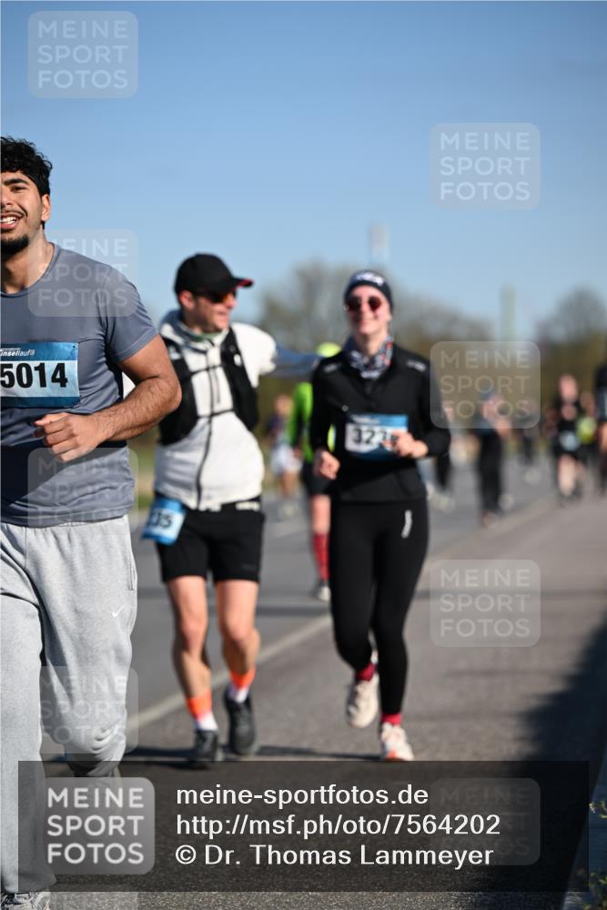 06.04.2025 - 44. Internationalen Wilhelmsburger Insellauf Dr. Thomas Lammeyer http://msf.ph/oto/7564202 06.04.2025 09:39:01 Laufen 5014, 115, 323 meine-sportfotos.de