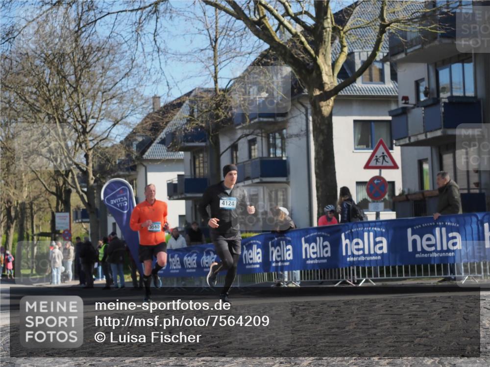06.04.2025 - 44. Internationalen Wilhelmsburger Insellauf Luisa Fischer http://msf.ph/oto/7564209 06.04.2025 10:35:44 Ziel 3580, 4124 meine-sportfotos.de