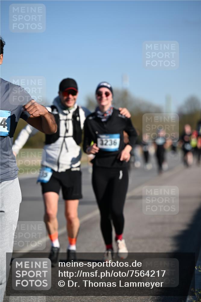 06.04.2025 - 44. Internationalen Wilhelmsburger Insellauf Dr. Thomas Lammeyer http://msf.ph/oto/7564217 06.04.2025 09:39:01 Laufen 4, 3236 meine-sportfotos.de
