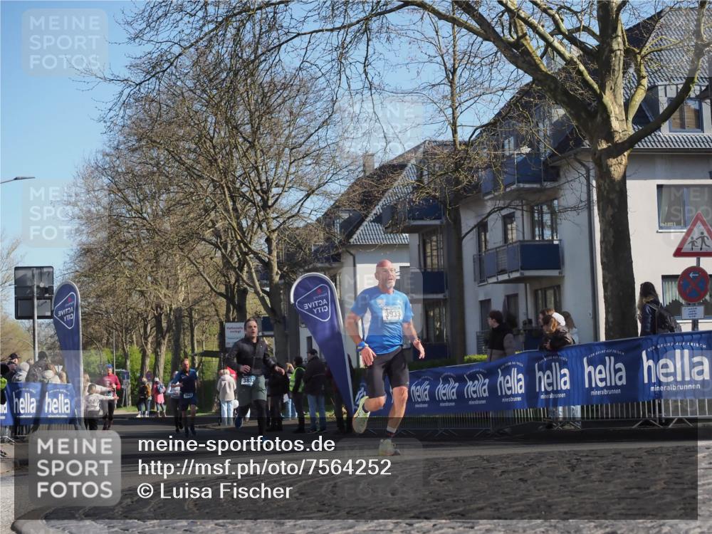 06.04.2025 - 44. Internationalen Wilhelmsburger Insellauf Luisa Fischer http://msf.ph/oto/7564252 06.04.2025 10:35:52 Ziel 3948, 3832, 3933 meine-sportfotos.de