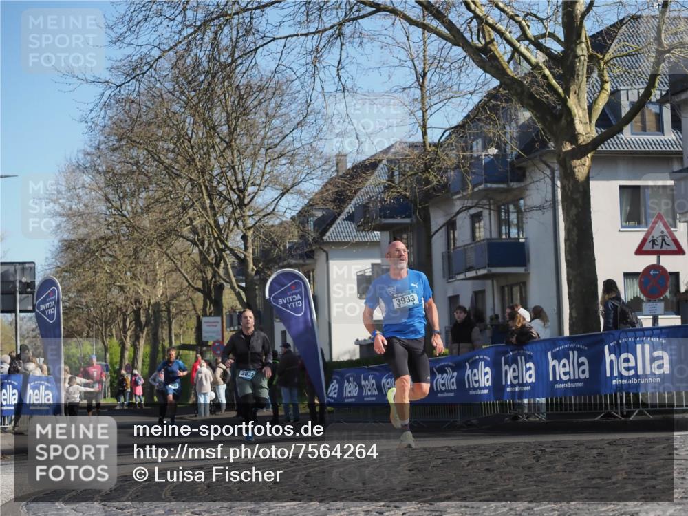 06.04.2025 - 44. Internationalen Wilhelmsburger Insellauf Luisa Fischer http://msf.ph/oto/7564264 06.04.2025 10:35:53 Ziel 3933, 3832 meine-sportfotos.de