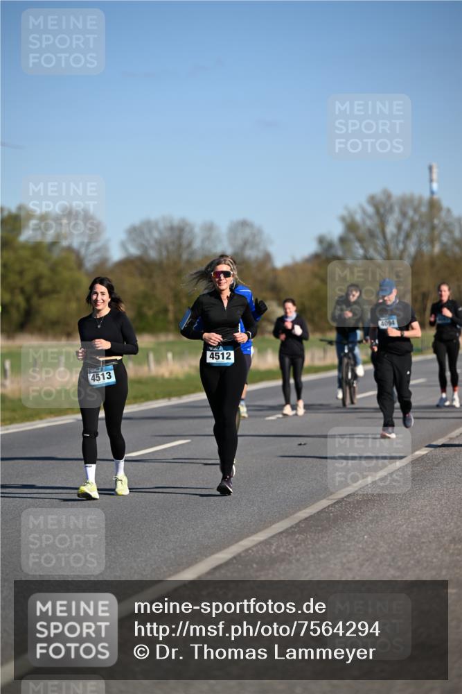 06.04.2025 - 44. Internationalen Wilhelmsburger Insellauf Dr. Thomas Lammeyer http://msf.ph/oto/7564294 06.04.2025 09:39:07 Laufen 4512, 4513, 4094 meine-sportfotos.de