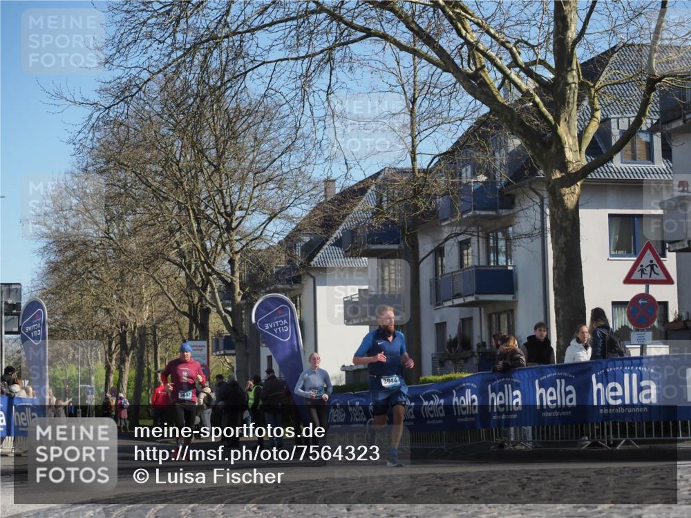 06.04.2025 - 44. Internationalen Wilhelmsburger Insellauf Luisa Fischer http://msf.ph/oto/7564323 06.04.2025 10:35:58 Ziel 3602, 3944 meine-sportfotos.de